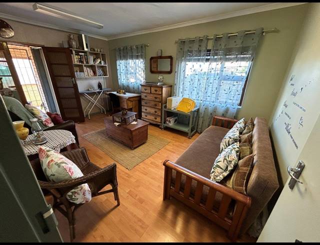 5 BEDROOM HOUSE FOR SALE IN WAVECREST